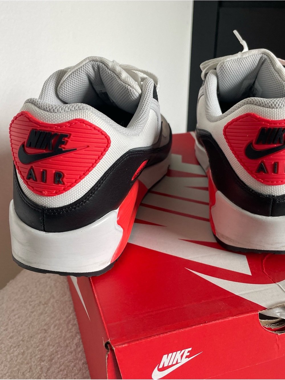 Nike Air Max 90 — Infrared Gore-Tex Sneakers - Picture 4 of 11